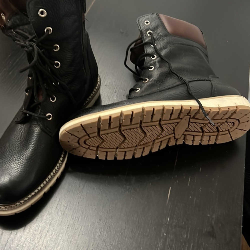 Men’s leather boots